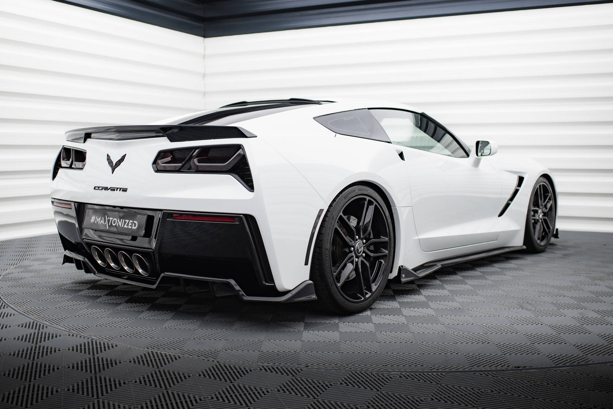Central Rear Splitter (with vertical bars) Chevrolet Corvette C7 – RT ...