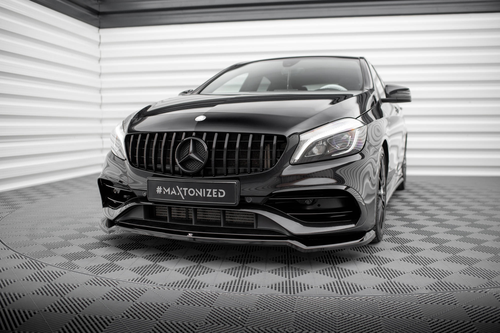 Set of Splitters Mercedes-Benz A AMG-Line W176 Facelift - immagine 4