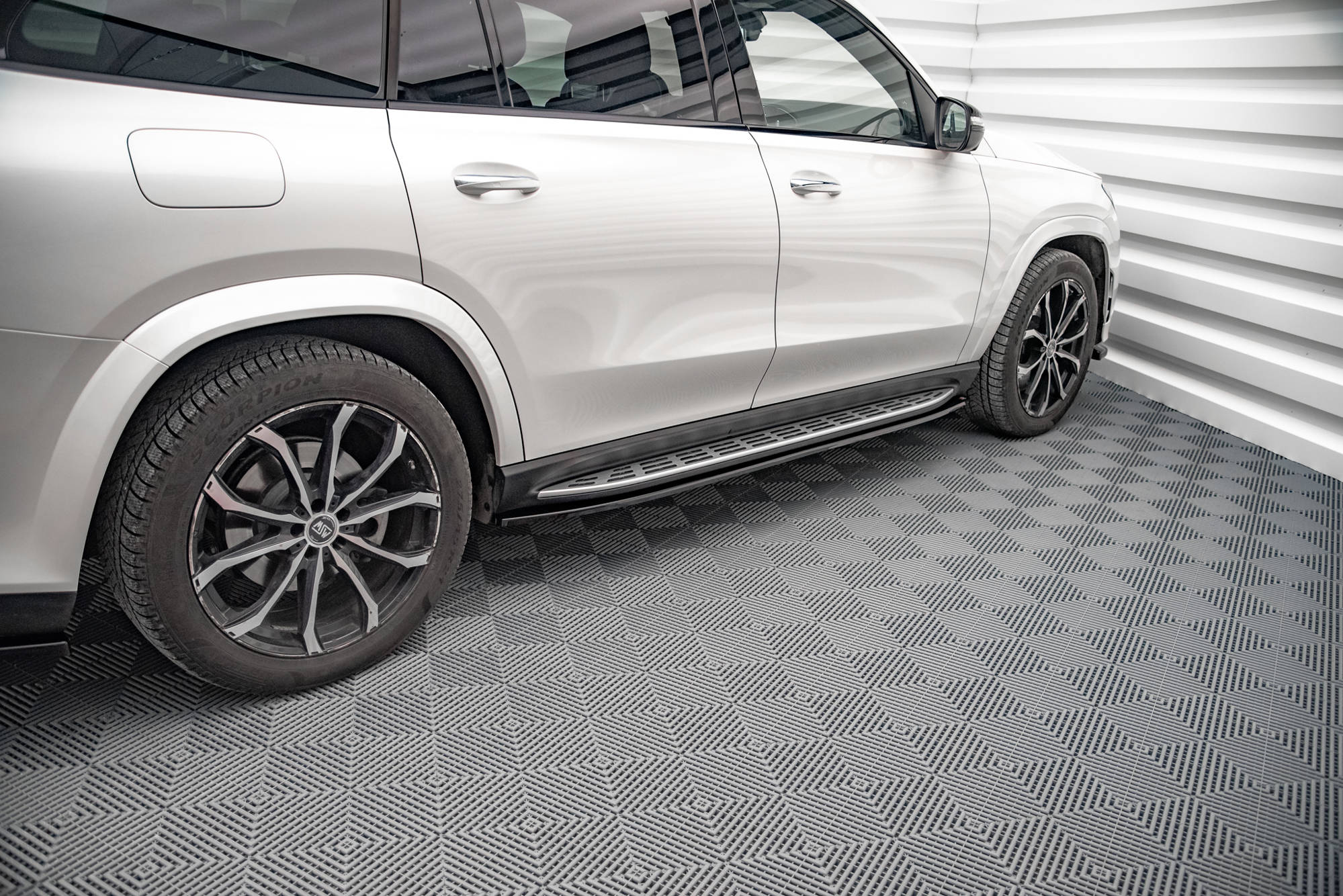 Set of Splitters Mercedes-Benz GLS AMG-Line X167 - immagine 9