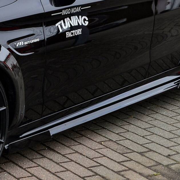 Seitenschweller mit Wing vorn und hinten, in Cup Racing Optik