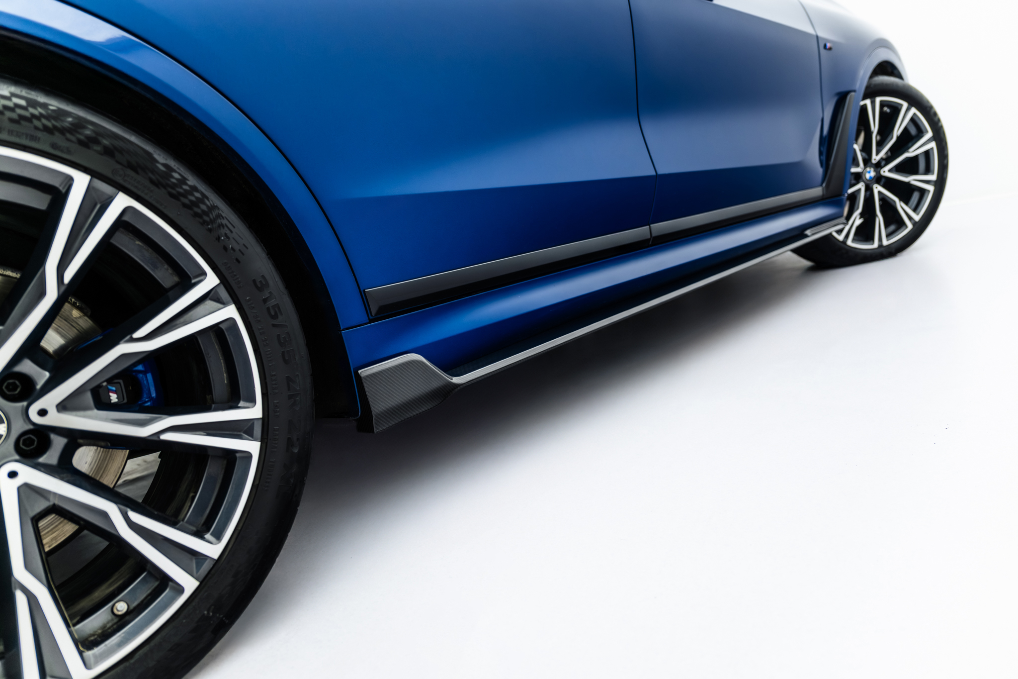 Prepreg Carbon Fiber Side Skirts suitable for BMW X7 M-Pack G07 - immagine 2