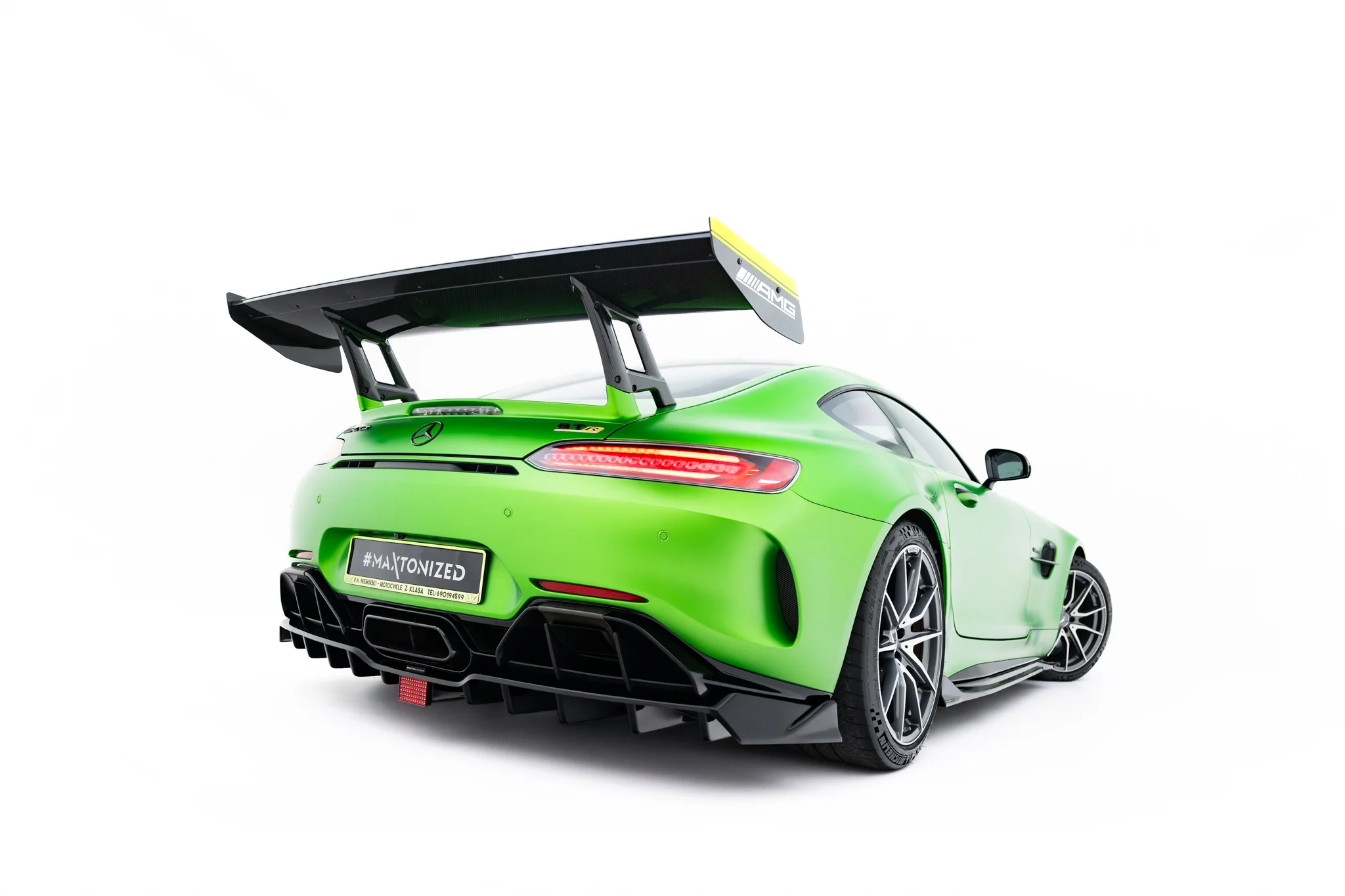 Rear Splitter (with vertical bars) + LED suitable for Mercedes-AMG GT R C190 Facelift - immagine 4
