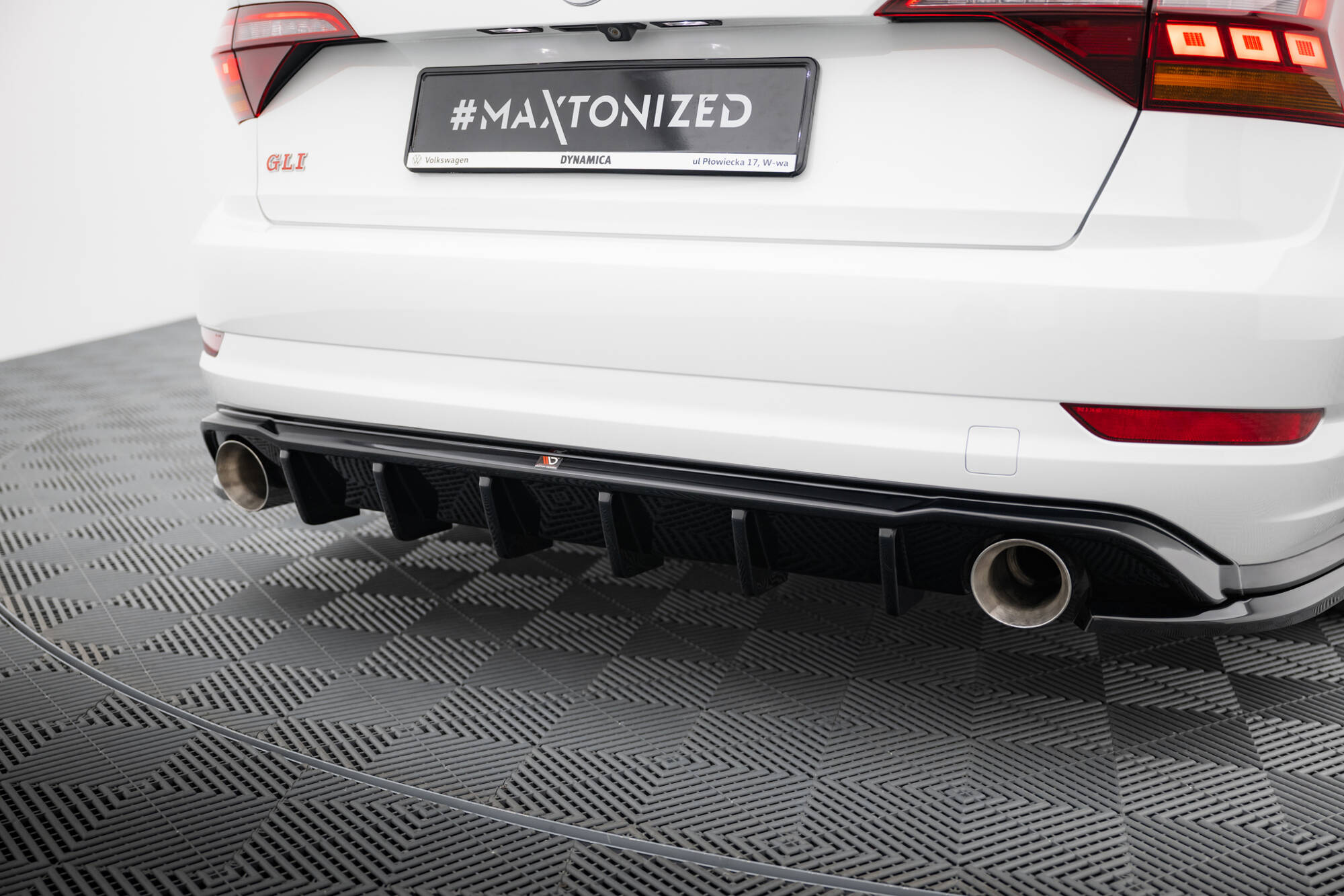 Rear Valance suitable for Volkswagen Jetta GLI Mk7 - immagine 2