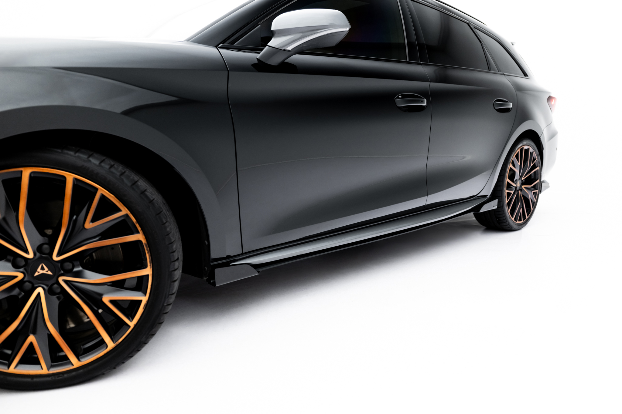 Side Flaps suitable for Cupra Leon ST / Hatchback Aero Mk1 / Mk1 Facelift - immagine 3