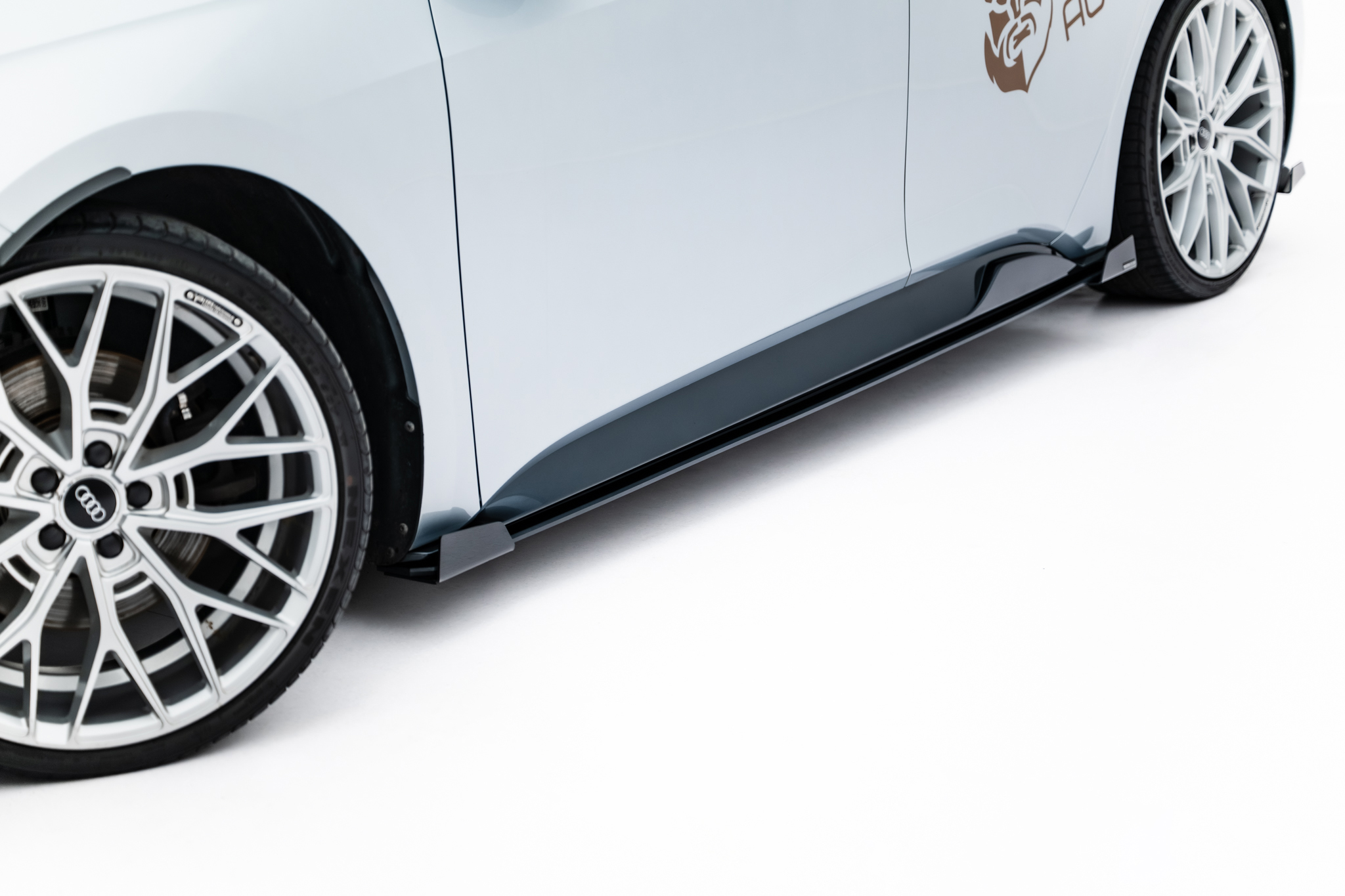 Street Pro Side Skirts Diffusers + Flaps suitable for Cupra Born Mk1 - immagine 3